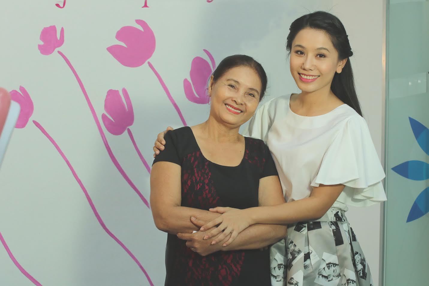 Rơi nước mắt khi xem clip MC Anh Thơ làm tặng mẹ nhân Đại lễ Vu Lan