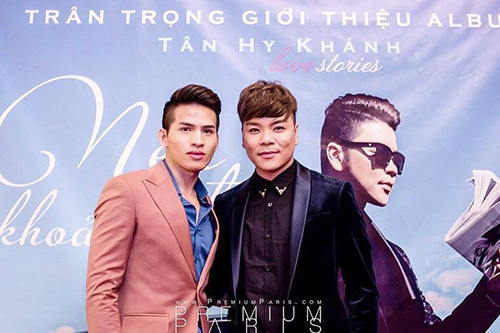 Diện veston lịch lãm, Quốc Thiên Idol dự ra mắt CD ca sỹ Tân Hy Khánh