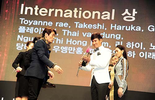 Vượt mặt Thái Lan Lý Hải đoạt giải thưởng đạo diễn xuất sắc nhất Châu Á