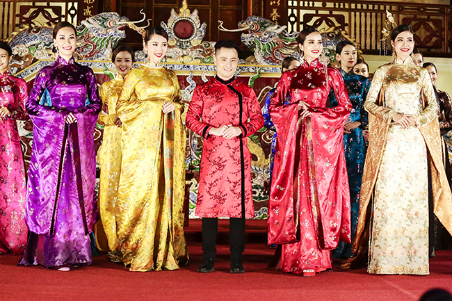 Dàn mẫu nữ tỏa sáng vẻ đẹp Á Đông với áo dài truyền thống