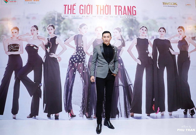 Á quân Nam Phong đắt show thời trang trong vai trò vedette 