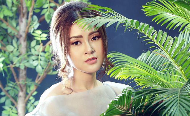 Lý Kim Thảo diện váy xuyên thấu sau khi đăng quang Á Hậu 1 – Hoa Hậu Việt Nam Châu Á 2018