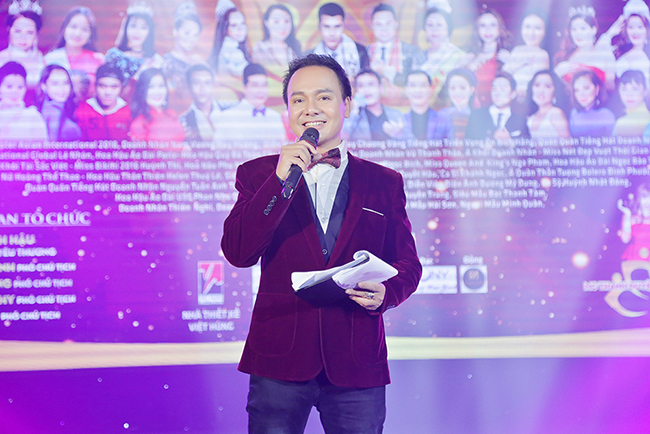 Trường Thịnh tất bật với vai trò MC và đạo diễn chương trình "Xuân Yêu Thương 2019" lần 6
