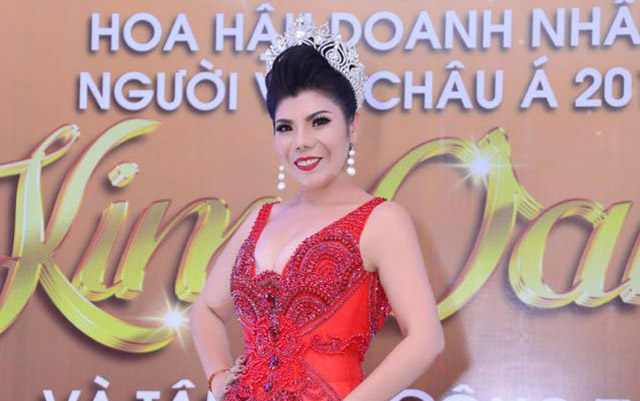 Hoa hậu Kim Oanh lộng lẫy trong tiệc Thanks Party sau đăng quang