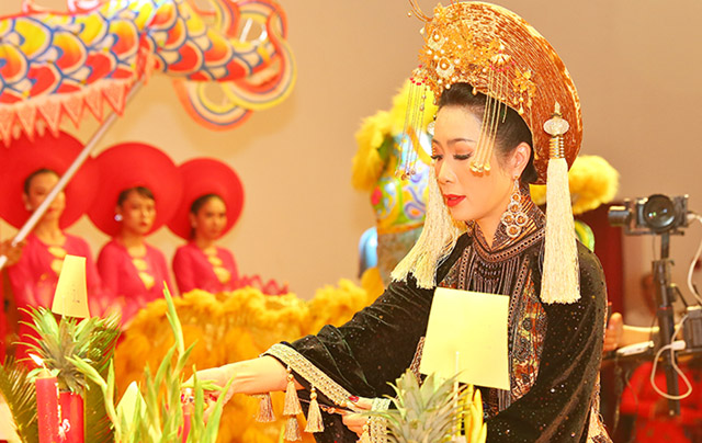 Sân khấu Trịnh Kim Chi long trọng tổ chức lễ giỗ Tổ lần thứ 4