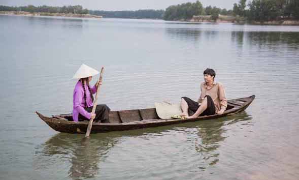 Hồ Việt Trung gặp sự cố té xuống sông sâu khi quay MV mới
