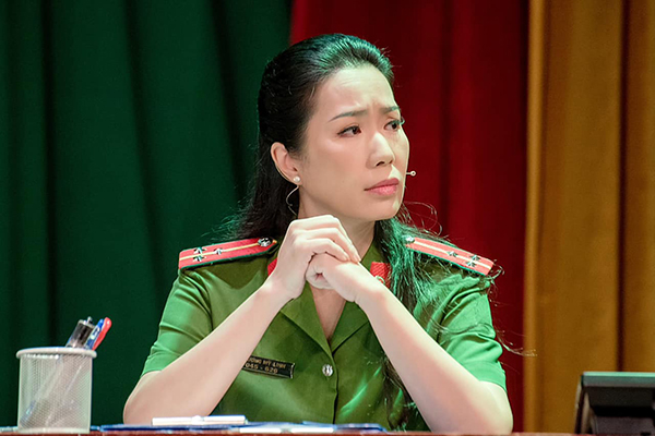 Xuất sắc trong vai diễn 'Ai ngoại phạm', NSƯT Trịnh Kim Chi đoạt Huy chương Vàng 