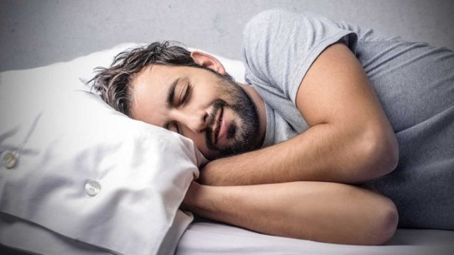 Những thói quen xấu trước khi ngủ khiến giảm tuổi thọ, cơ thể già nua, bỏ nhanh còn kịp