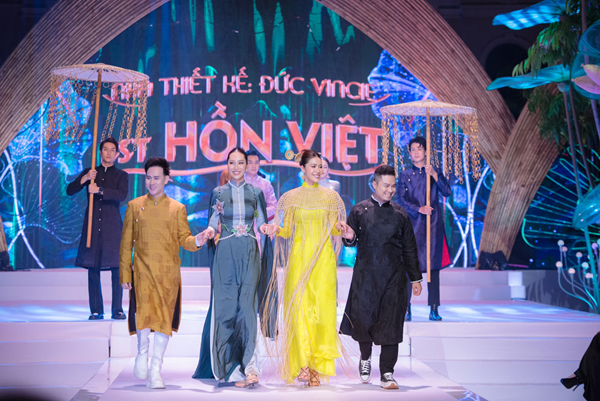Ca sĩ Nguyên Vũ nhận làm Vedette cho 2 BST trong chương trình thời trang