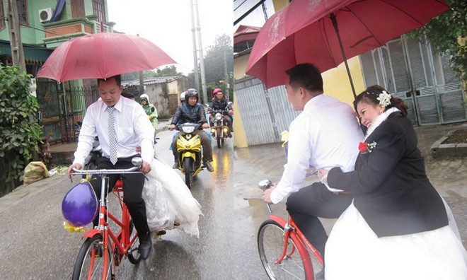 Bật khóc vì chú rể rước dâu bằng xe đạp giữa trời mưa