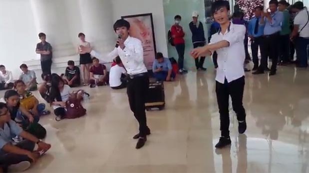 Hot boy kẹo kéo gây náo loạn Vietnam Idol bằng bản hit của Sơn Tùng M-TP