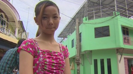 Câu chuyện của bé gái bị mẹ ép bán trinh ở Campuchia