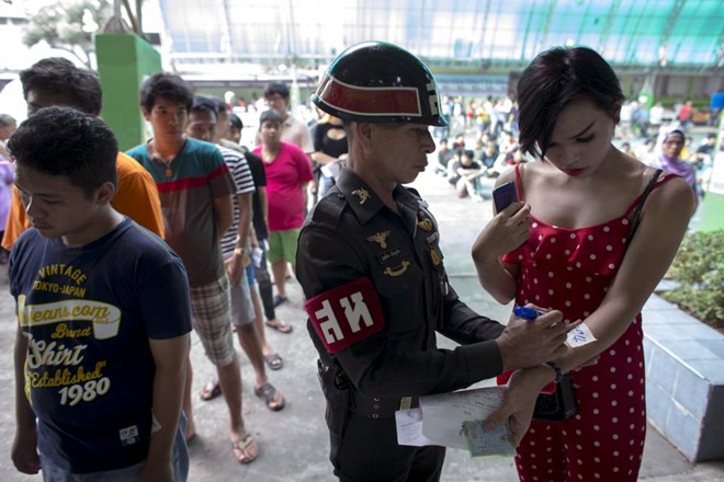 Người chuyển giới ở Thái Lan trong ngày tuyển quân