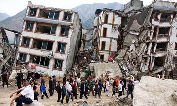Khung cảnh hỗn loạn ở Nepal ngày thứ 2 sau động đất