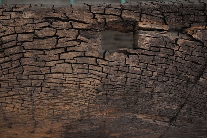 Con thuyền độc mộc cổ và lớn nhất thế giới ở Hạ Long