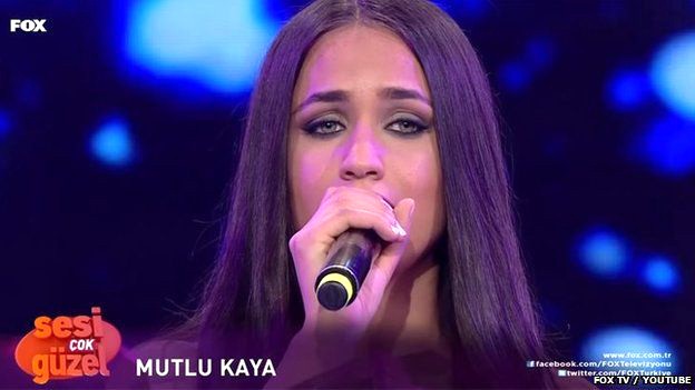 Cô gái Thổ Nhĩ Kỳ 19 tuổi bị bắn vì hát trên truyền hình