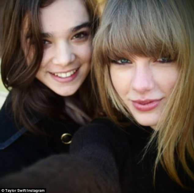 Bạn thân của Taylor Swift nhận được hợp đồng thu âm