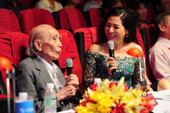 Nhạc sĩ Phan Huỳnh Điểu làm giám khảo ở tuổi 91