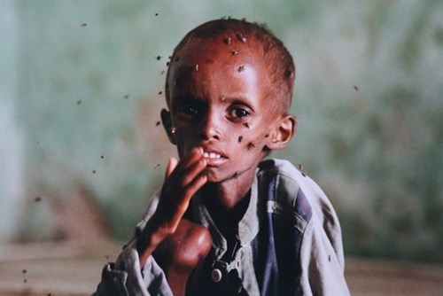 Rơi nước mắt trước hình ảnh những đứa trẻ thiếu ăn khắp thế giới