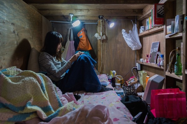 Những phòng trọ nhỏ đến khó tin ẩn giấu trong lòng Tokyo hào nhoáng