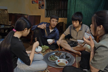 Hình ảnh bữa ăn gia đình Việt trong mắt thế giới