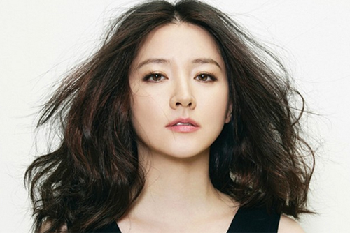 Lee Young Ae làm giám khảo Hoa hậu Hàn Quốc 2015