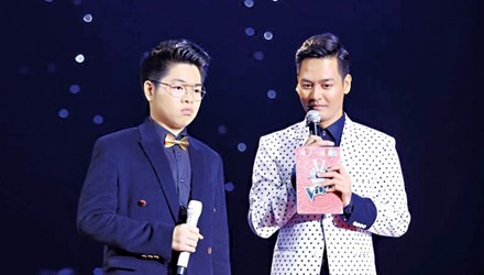 Cách gây chú ý của Vietnam Idol, The Voice