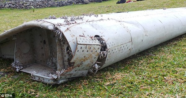 Malaysia Airlines khẳng định mảnh vỡ thuộc Boeing 777