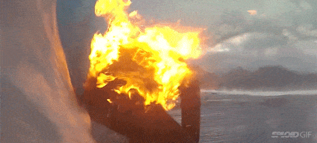 Màn lướt ván bốc lửa đầy ấn tượng như trong phim hành động