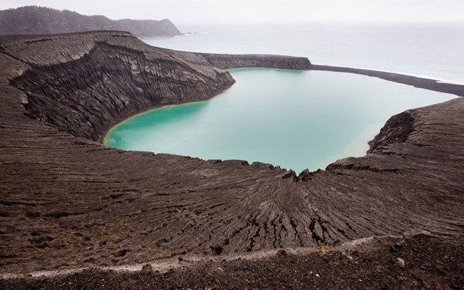 Đảo núi lửa mới nhất trên trái đất
