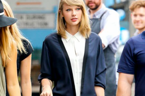 Học cách phối đồ với áo sơ mi của Taylor Swift