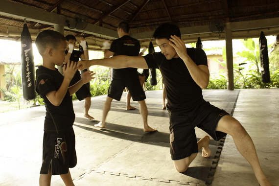 Tạm đình chỉ giải đấu võ thuật “chui” tại võ đường của Johnny Trí Nguyễn
