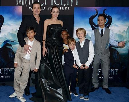 Angelina Jolie và Brad Pitt quyết định nhận thêm con nuôi