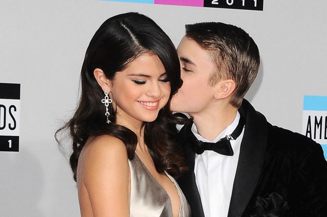 "Cặp đôi thị phi" Justin Bieber - Selena Gomez và những cột mốc tình sử nổi tiếng