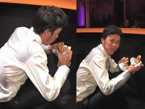 Hoài Linh ngồi xổm, ăn vội bánh mỳ khiến fans xót xa