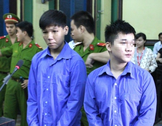 Thiếu niên đâm chết nghệ sĩ Đỗ Linh lĩnh 12 năm tù