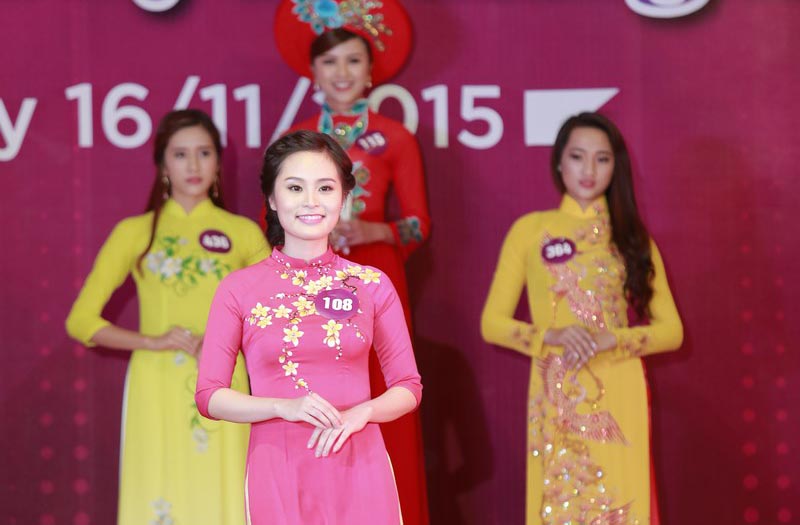 Ấn tượng "Duyên dáng áo dài" đêm bán kết “Nữ sinh viên Việt Nam duyên dáng 2015”