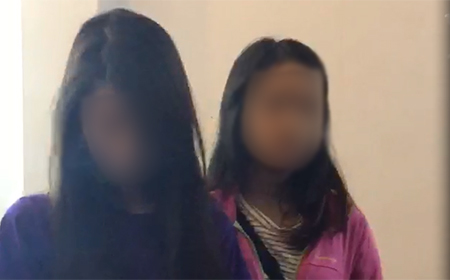 Hai cô gái trẻ vào shop thời trang ở Sài Gòn đánh tráo mác quần áo