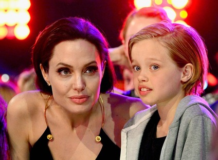Angelina: "Lũ trẻ nghĩ tôi kỳ quặc"