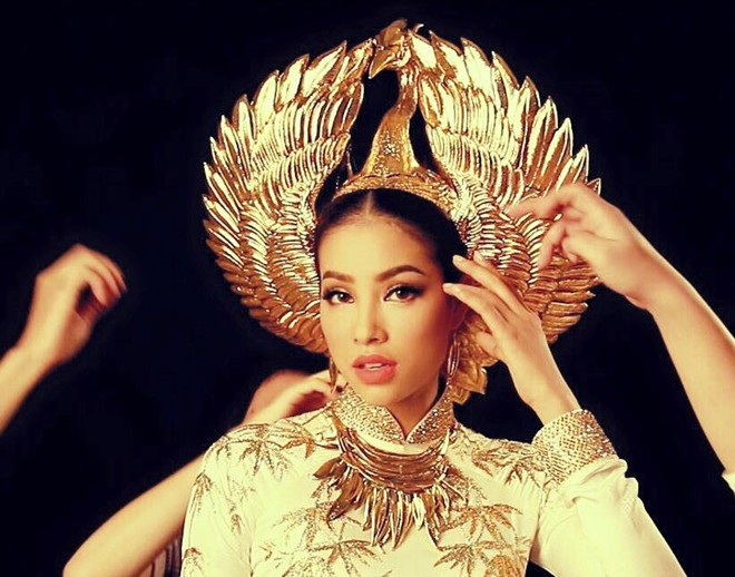 Quốc phục của Phạm Hương ở Hoa hậu Hoàn vũ 2015