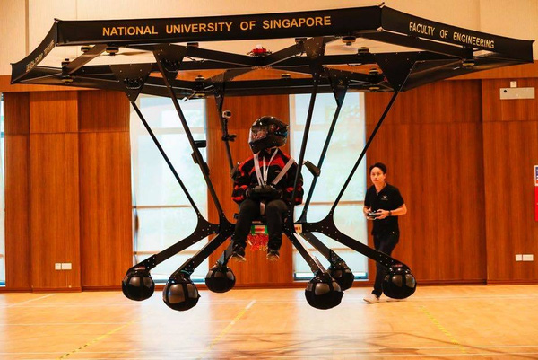 Sinh viên Singapore đưa khái niệm "Người bay" trở thành hiện thực
