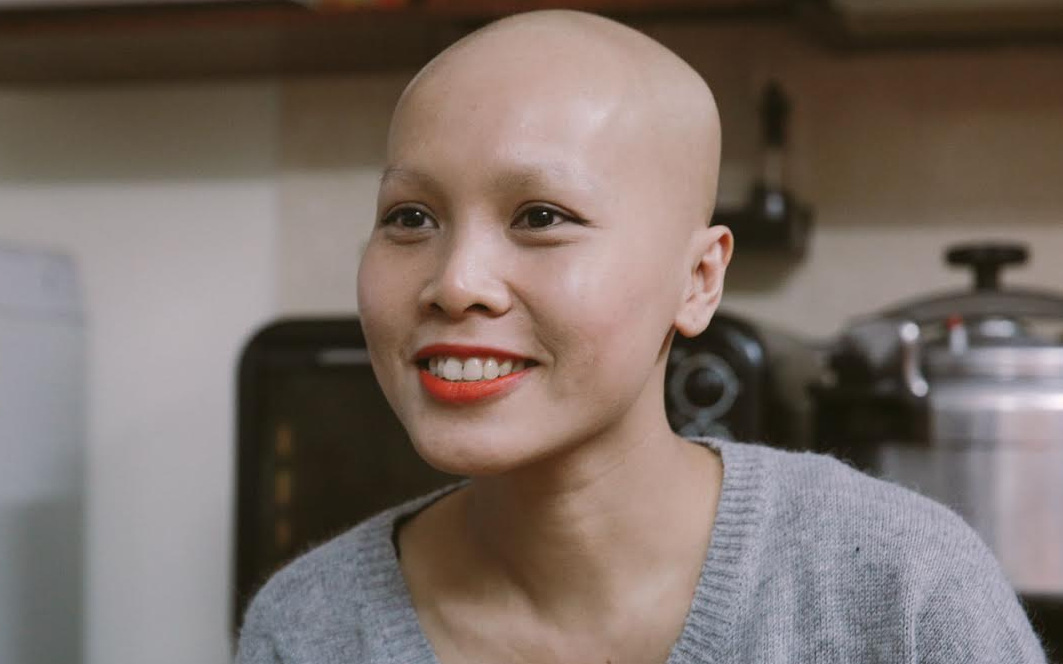 Nụ cười lạc quan của người phụ nữ xinh đẹp mắc bệnh ung thư vú