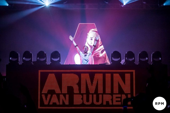 Armin van Buuren nhận cát xê 10 tỷ cho show tại Việt Nam
