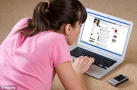 10 sai lầm tai hại nhất của cha mẹ trên mạng xã hội