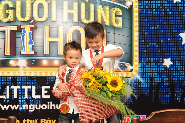 Hai thiên thần nhỏ của "Người hùng tí hon" lập Kỷ lục Việt Nam