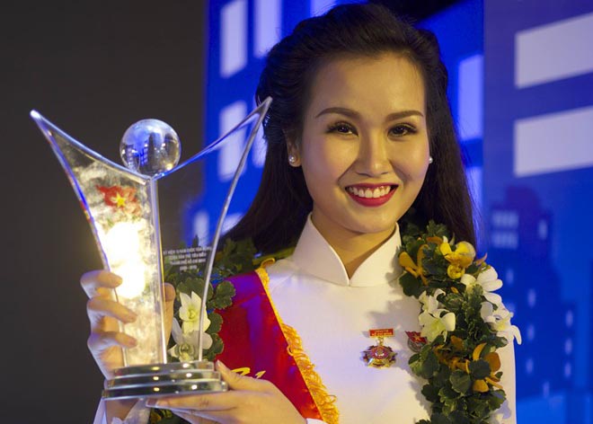 Võ Hạ Trâm trở thành Công dân trẻ tiêu biểu của TP HCM 2015