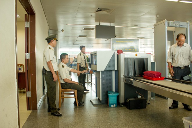 Người Trung Quốc dùng hộ chiếu lạ để đi máy bay ở Đà Nẵng