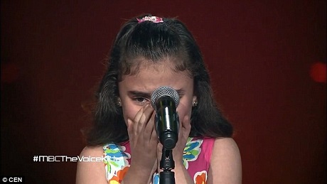 Cô bé Syria khiến người xem bật khóc khi hát “Cho chúng em hòa bình”