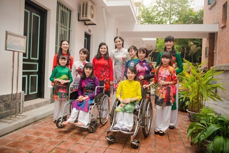 Tâm sự của những “người mẫu” khuyết tật lần đầu lên sàn catwalk