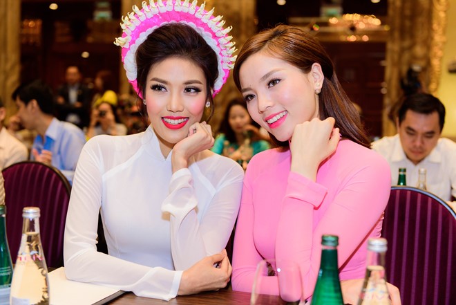 Hoa hậu Kỳ Duyên, Lan Khuê khoe sắc với áo dài